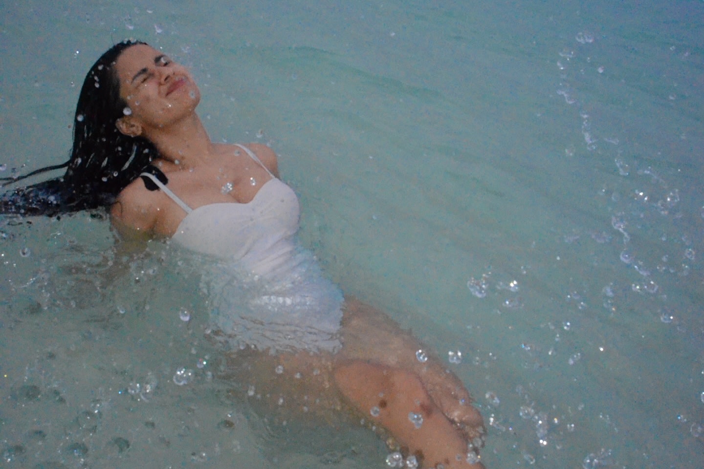 G41Do0FboAAZ3y3?format=jpg&name=large