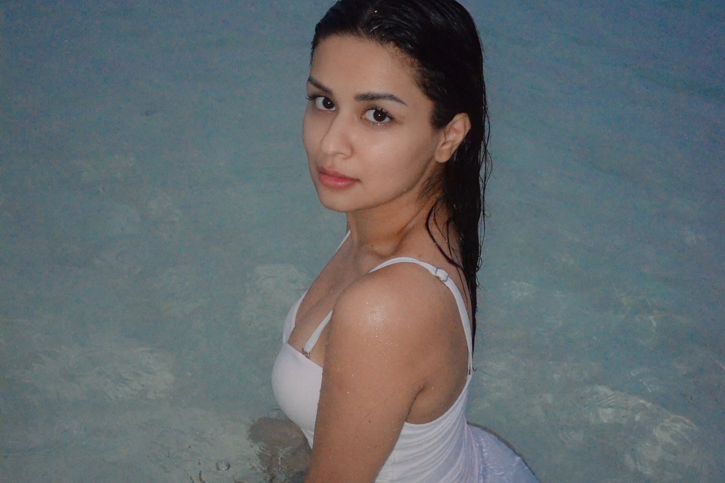 G41Dow7b0AAR3c8?format=jpg&name=large