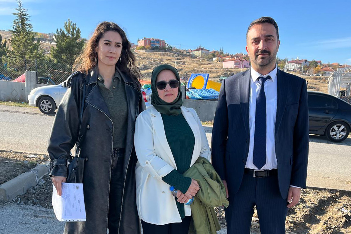 📌Hüda Kaya yeniden hapiste: DGM kararı gerekçe gösterilerek cezaevine konuldu | 

▪️Eski milletvekili Hüda Kaya, bugün tekrar hapse girdi. Kaya’ya verilen 1,5 yıllık hapis cezasını ertelemeden yeniden cezaevine göndermek için aranan mahkûmiyet kararının 28 Şubat dönemi