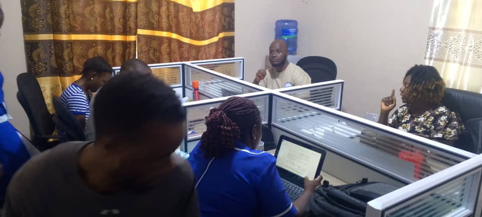 Today, our teams across all operational districts held a reflective sessions under the theme “Return on Investment: The True Measure of Your Role” during our usual team meetings. 

In Kenema, Kailahun, Kono, Bonthe, Port Loko, Falaba and Freetown; the meeting brought together