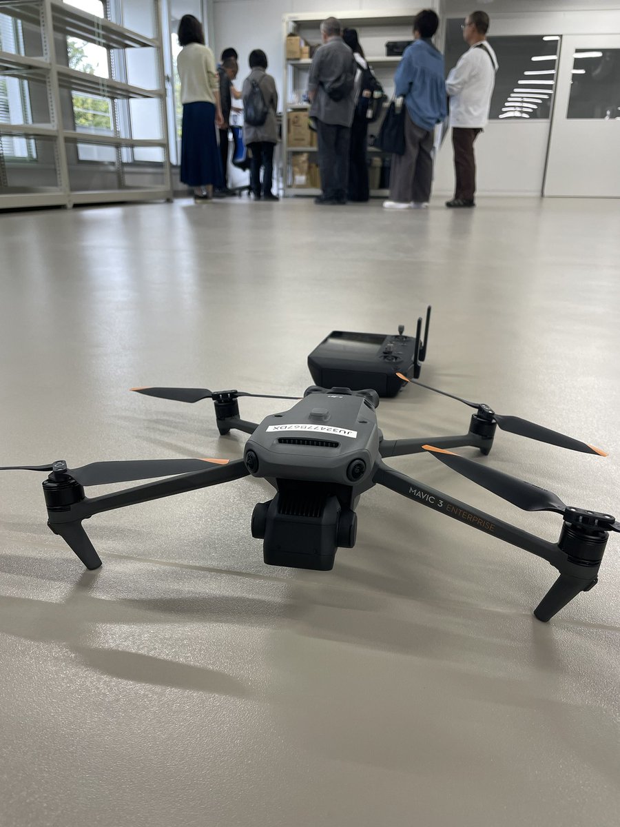 今回の連休の一部は #グリーン環境創成科学科 の有志教員によるV号館見学会でした。
#環境創成学、#リモートセンシング、#バイオマスリファイナリー 研究室や共通エリアを公開して、担当教員による説明が行われました。

今後も折りを見て開催するので引き続きよろしくお願い申し上げます。

#北里大学