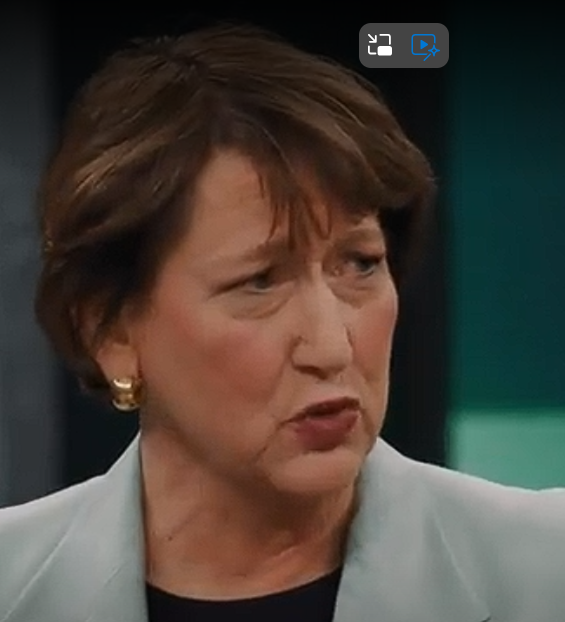 Die Politik muss  die Herausforderungen annehmen, sagt die CDU Autoexpertin, spricht in einem Atemzug Herr <a href="/cem_oezdemir/">Cem Özdemir</a> an, dann müssen Sie Ihren Einfluss bei den <a href="/Die_Gruenen/">BÜNDNIS 90/DIE GRÜNEN</a> deutlicher machen!!
Hab ich was nicht mitbekommen?

WER regiert nochmal?

Ich dachte die #CDU?
#miosga