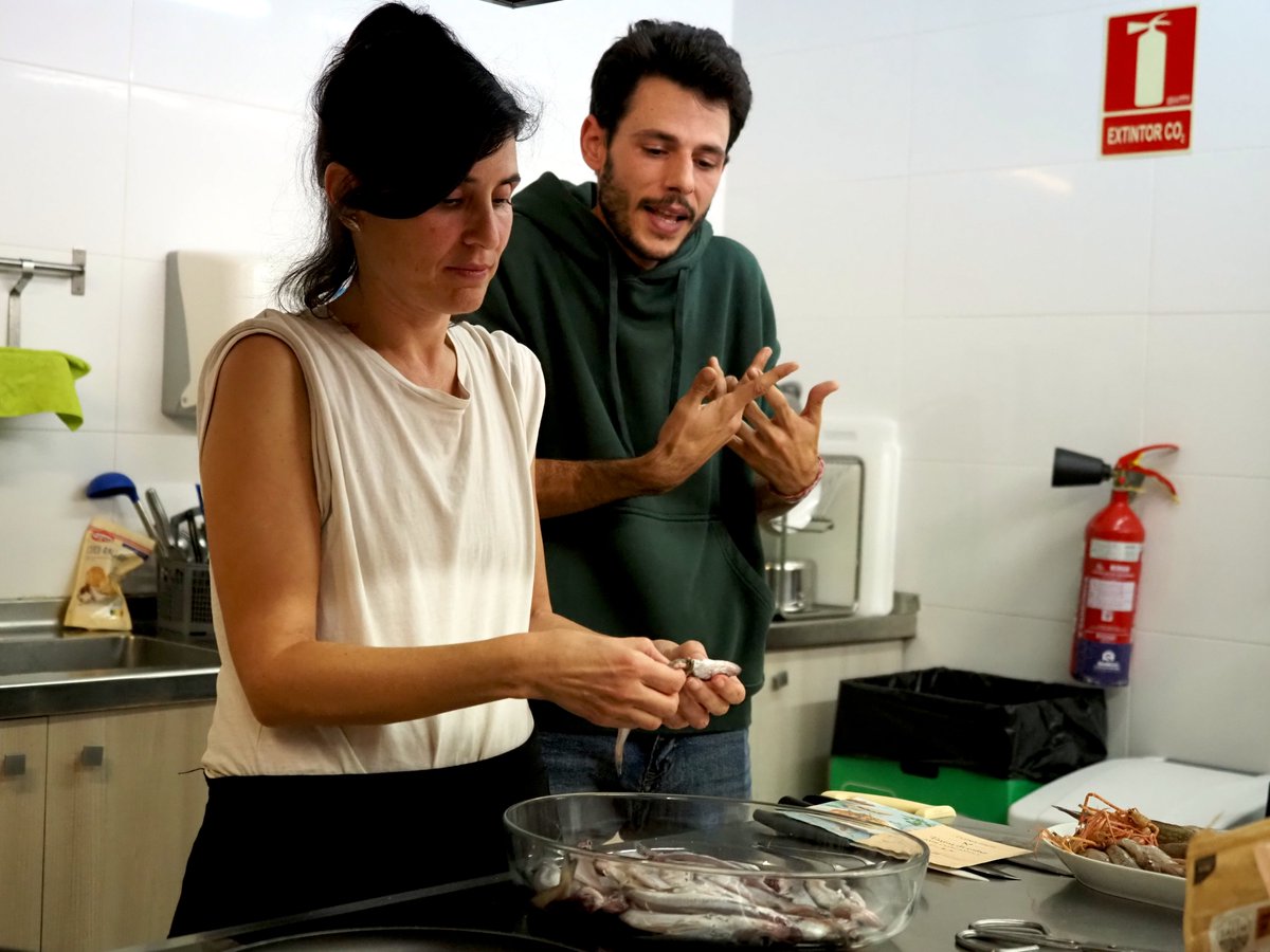 🧑‍🍳Divendres passat, <a href="/Balci_12/">Marc Balcells</a> va compartir curiositats sobre la biologia d'alguns peixos mediterranis poc coneguts però amb molt interès gastronòmic! 

El taller, dinamitzat per <a href="/marinamonsonis/">Marina Monsonís</a>, va permetre posar en valor la cuina i els productes de proximitat.

<a href="/oceancitiesnet/">Ocean Cities Network</a>