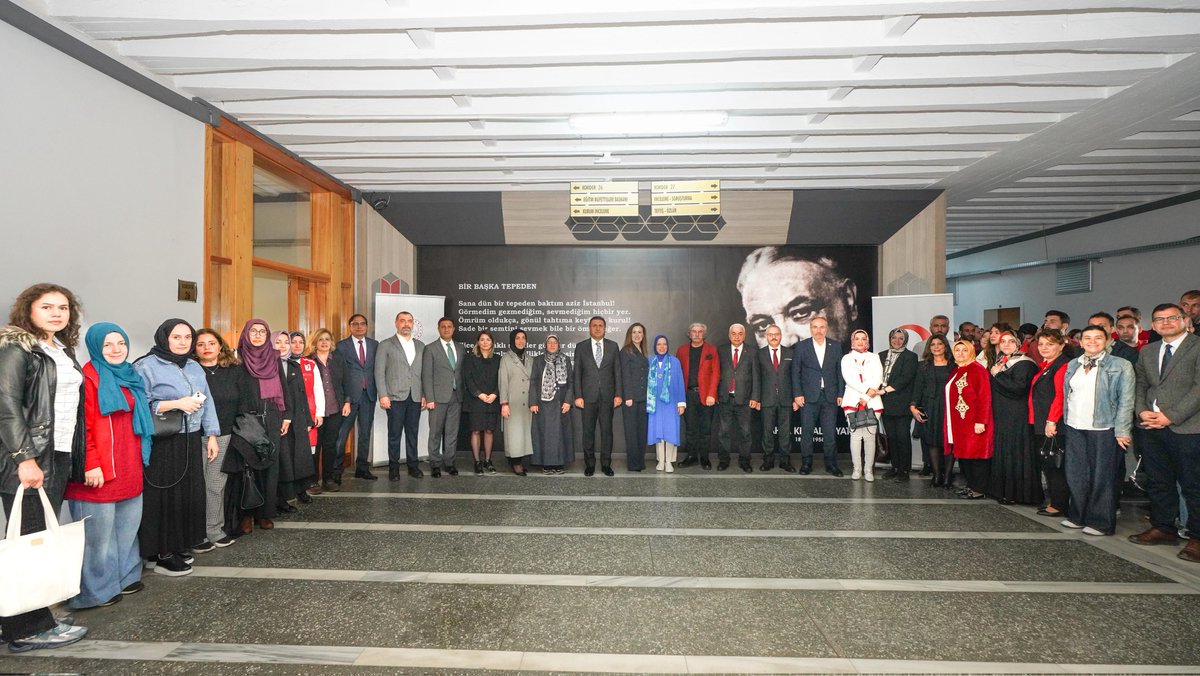 ♦️Müdürlüğümüz ve Kızılay İstanbul Şubesi iş birliğiyle düzenlenecek “Birlikten Doğan Umut” temalı sanat yarışmalarının tanıtım programı, Millî Eğitim Müdürümüz Murat Mücahit Yentür ve Kızılay İstanbul Şube Başkanı Burcu Kösem’in katılımıyla gerçekleştirildi.

Yardımlaşmanın,