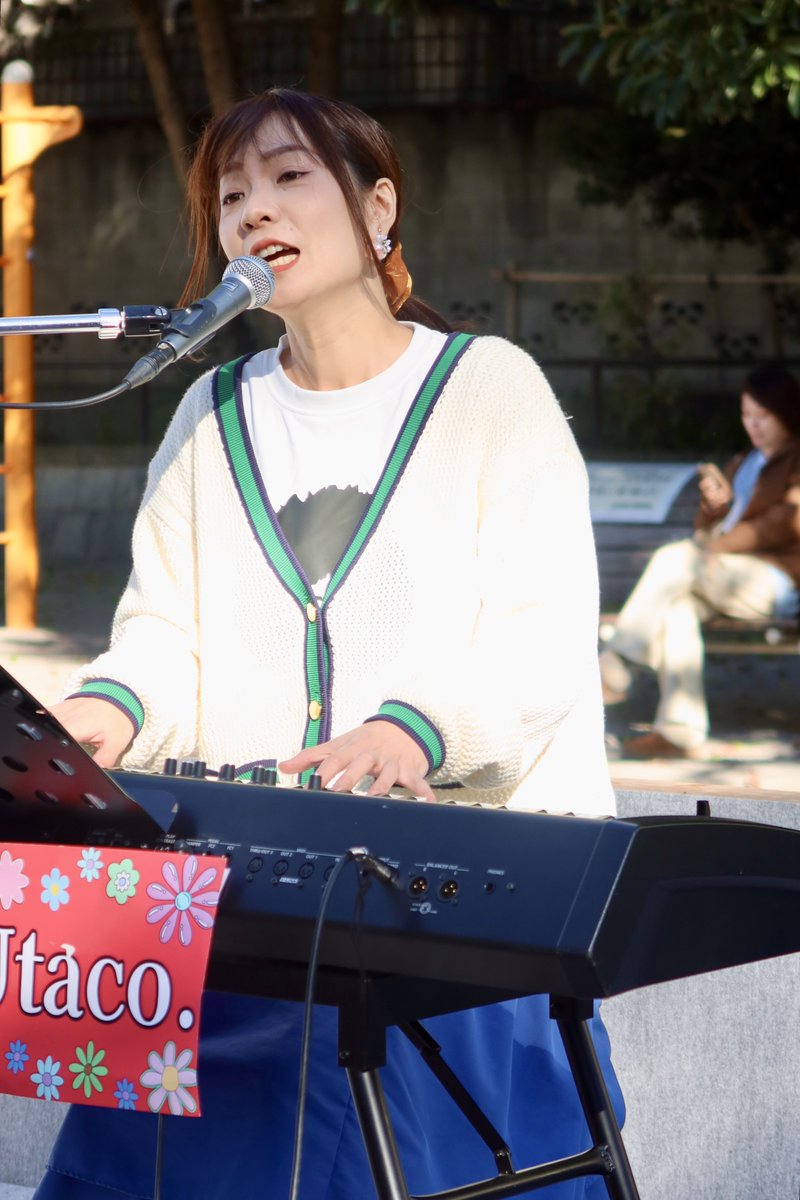 kawasaki_noMasa's tweet photo. 11/3上野恩賜公園不忍池にてPeace of Lightイベントで #Utaco.さん。寄り添うような歌がとても良かった。実は生で聴くのは15年ぶりです。まだ詩さんだった頃のライブでした。良い意味で丸くなった歌声で今日行って良かった。新譜アルバムも手にできた。
#上野不忍池 #PeaceofLight https://t.co/GycQR4XX2V