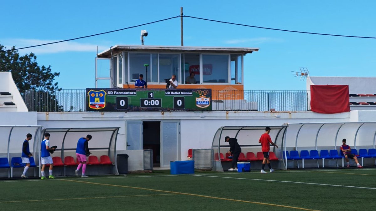 ⚫⚪ Primer equipo 
Formentera 1 - Rotlet Molinar 0
Partido disputado y ajustado en Formentera. A pesar de las numerosas ocasiones generadas por nuestro equipo y la falta de acierto, nos volvemos a casa con una derrota, pero con la cabeza alta