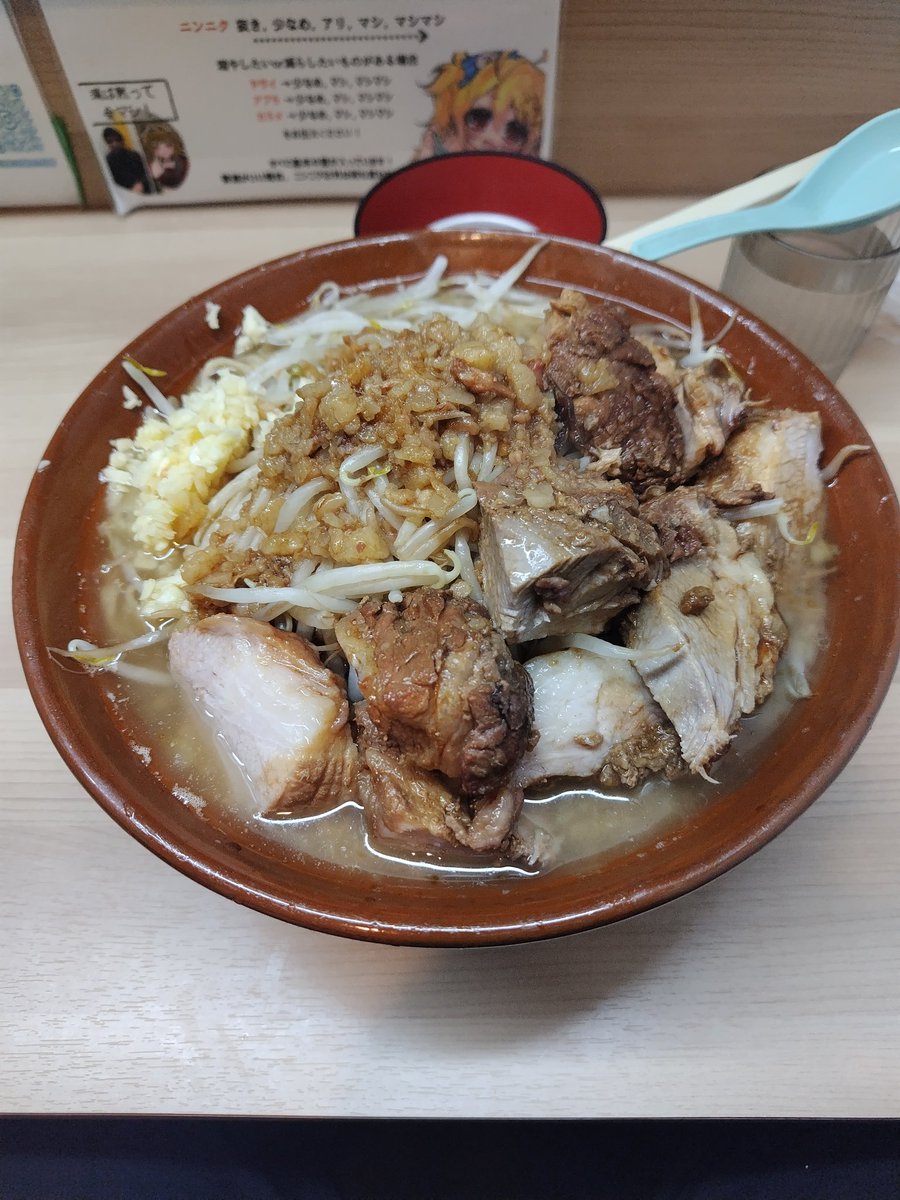 歴史を刻め 日本橋
600g豚W
2時間以上並んだ甲斐があった