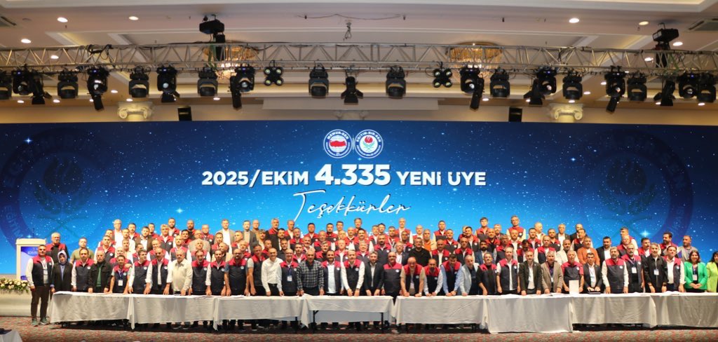 Eğitim-Bir-Sen 65. Başkanlar Kurulu Sonuç Bildirgemizi Yayınladık.

Başkanlar Kurulumuzda, 8. Dönem Toplu Sözleşme süreci, eğitim çalışanlarının sorunları, eğitim gündemine ilişkin gelişmeler, önümüzdeki döneme ilişkin sendikal politikalar ile ülke ve dünya gündemini ele aldık.