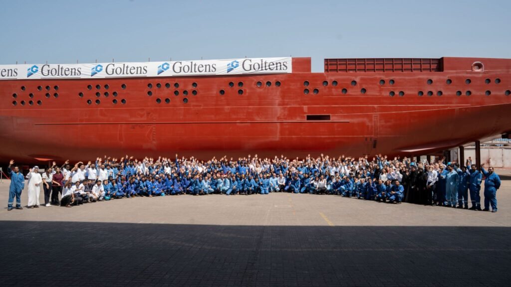 OE_greenmarine's tweet image. Captain Arctic, powered by wind and sun, launched in Dubai
shorturl.at/1VSKx

#maritime #windpowered #solarpowered #explorationvessel #windpower #solarpower #decarbonization