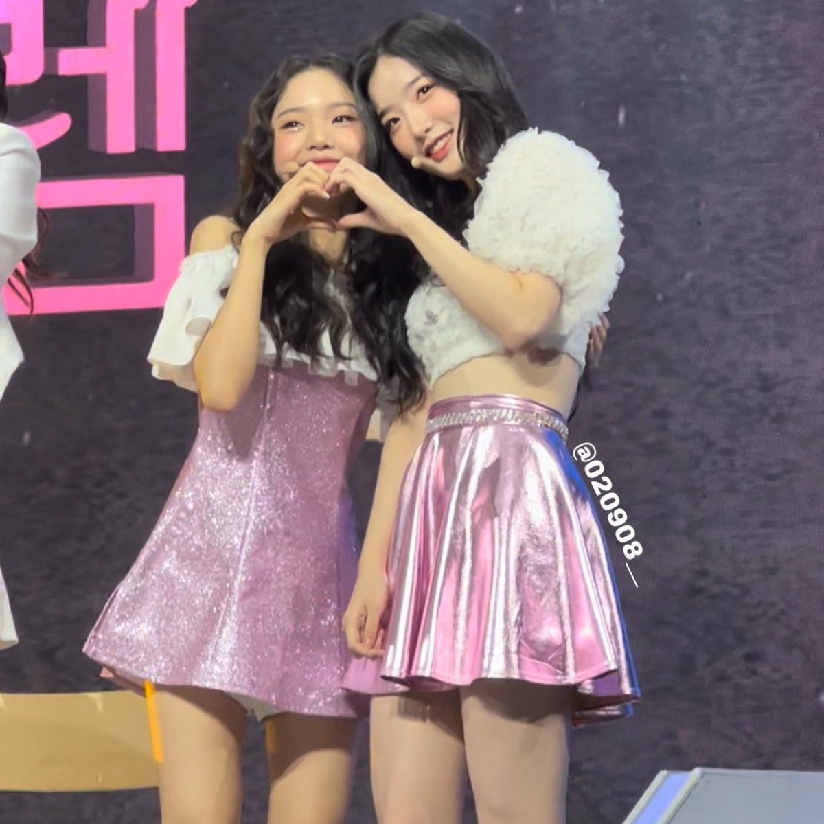 YooyeonGlobal's tweet photo. 😭😭😭💔💔

🐰: Boeun sent me the Gwiyomi song. She’s a baby during My Teenage Girl. There’s a big age difference. Boeun i really miss you, the memories are fading 🥲 https://t.co/KJM2RNscZW