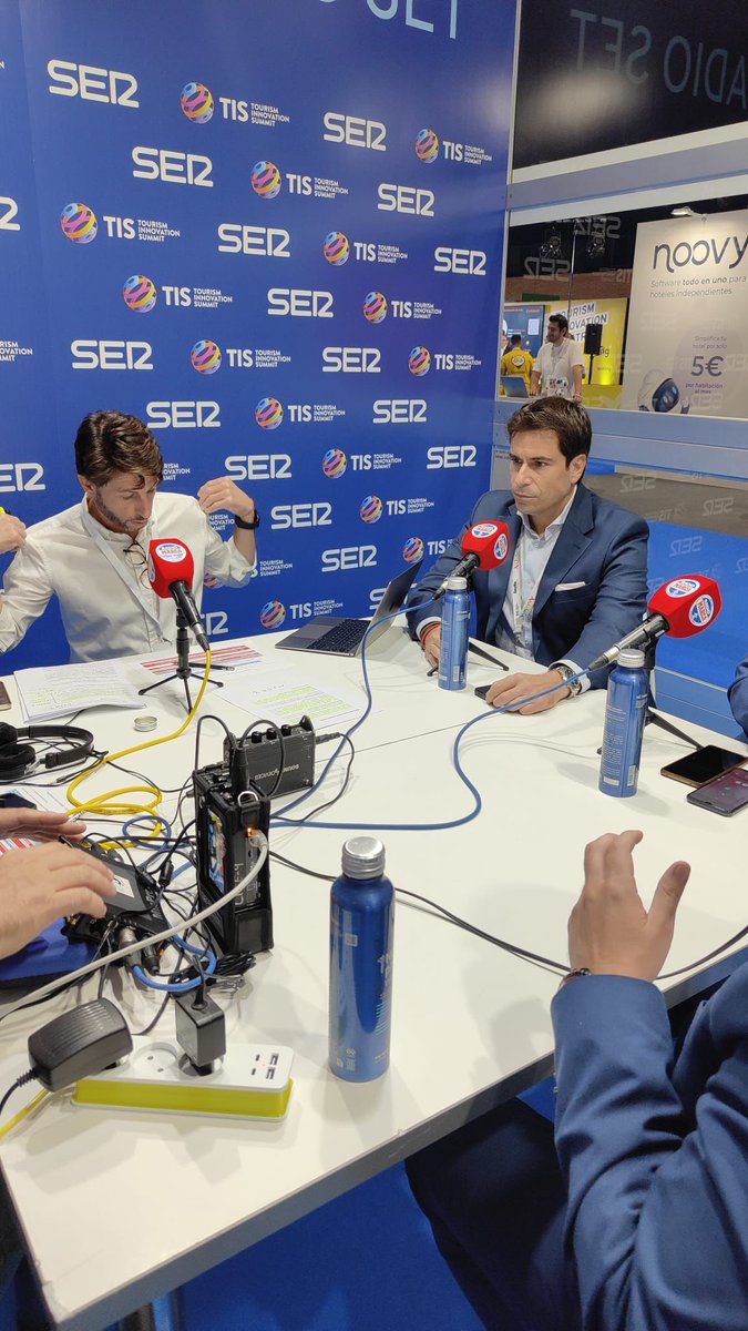 SebkaTechnology's tweet image. OTRA ENTREVISTA para @radio_marca, realizada durante @tissevilla  👥✨

Jorge comparte detalles sobre nuestro nuevo proyecto junto a @whisper: unas innovadoras radioguías capaces de traducir hasta 3 idiomas en tiempo real, incluso si el guía habla en otro distinto. Todo gracias a…
