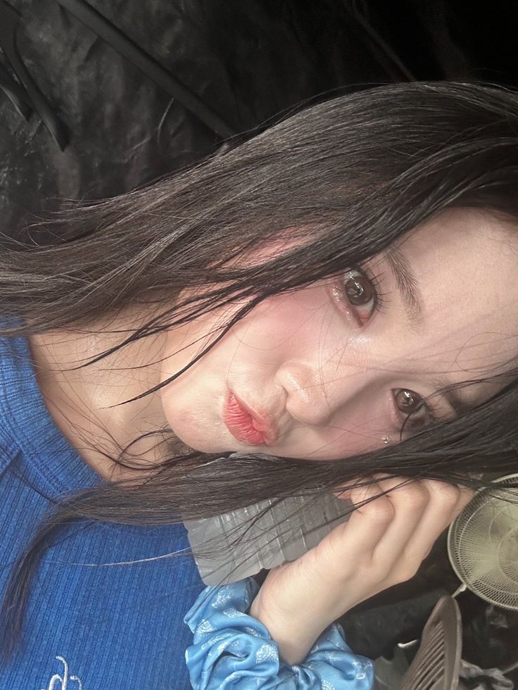 LexAresta's tweet photo. @n13nicaly Bias: Sullin
Why?: I don't know 😝 JK, it's just because I find her weird and funny personality to be attractive AHAHAHA. Besides the longer that you try to observe her the more she turns likeable.

So please, to other people here, please stan SULLIN 🥺🙏 https://t.co/hb8CusLdzr