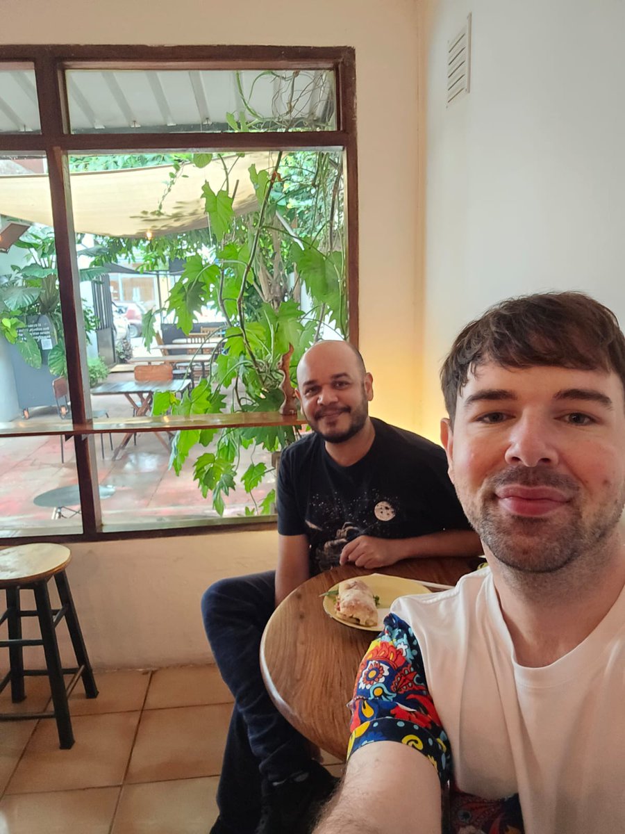 didts's tweet image. bons cafés por Maputo