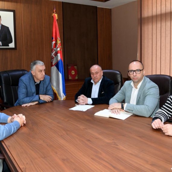 ThisisKaltri's tweet photo. #SreckoSpasic the "independent candidate" who lasted about five minutes before crawling back to @avucic 's party #SerbList.
Turns out his campain wasn't about Kllokot it was about loyalty points in Belgradem With representatives like this,the serbian community in Kosovo doesn't need more enemies. It's already helpless.
They never should’ve been allowed to participate in the elections to begin with. It’s crystal clear they’re nothing more than puppets, pushing Serbia’s agenda instead of fighting for the rights and interests of the Serbian community in Kosovo.
#ElectionFavours #SerbiasPuppets #VucicFANS #kllokot #serbiancommunity
@VjosaOsmaniPRKS @albinkurti
@POTUS @realDonaldTrump @kajakallas @EUCouncil @DorisPack2 @bueti @EU_Commission @Europarl_EN @aliciakearns @agim_musliu @gurakuqkuqi @AndrejPlenkovic @i_videnovic @natasakandic @Sandulovic_N