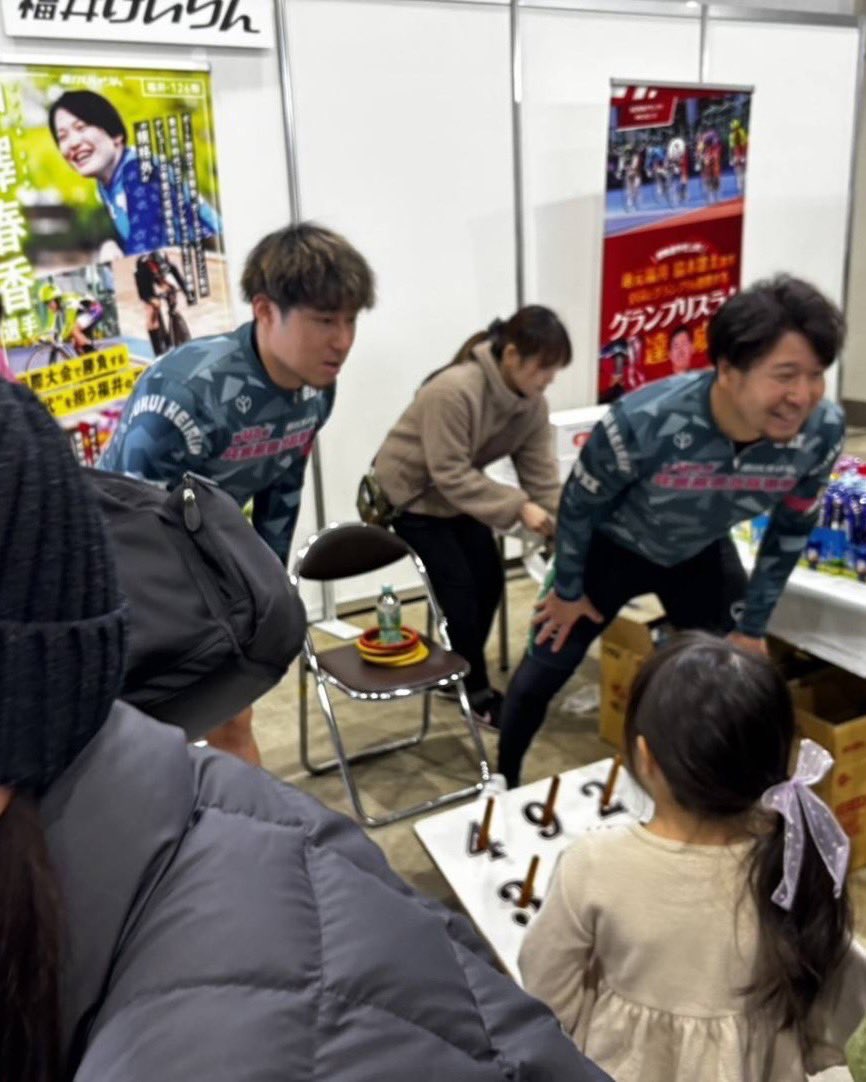 🌈『ケーブルテレビフェスタ2025』行ってきました〜！
家族連れがいっぱいで、会場はとってもにぎやかでした☺️🎈
キッズダイナソーアドベンチャー🦖も大人気！
#時風リン のブースでは、輪投げやボールすくいも開催してました！🚲

遊びに来てくれたみなさん、ありがとうございました！