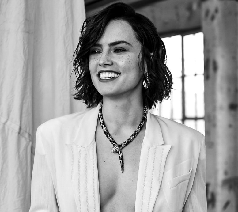 _filmcrave's tweet image. Daisy Ridley is set to star in Kenton Oxley’s ‘KILLA BEE’. 🎬

It follows the true story of Bryony Tyrell, an ICU nurse who became a ferocious MMA fighter.

🔗 deadline.com/2025/11/daisy-…