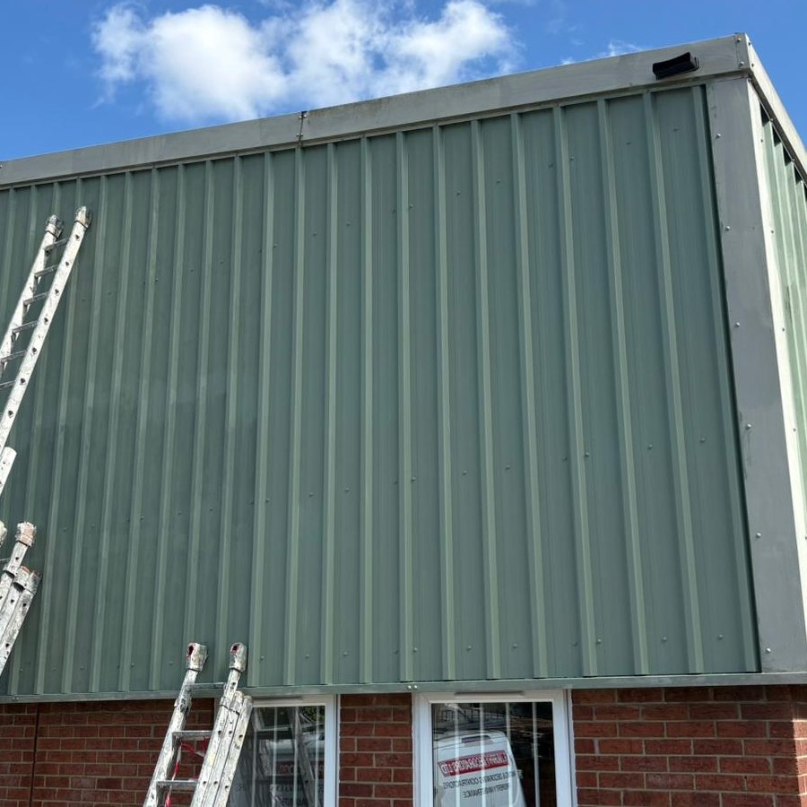 braditepaints's tweet image. One Can was the first choice for R J Murphy Decorators Ltd to refresh and weatherproof half a dozen warehouse buildings in Bere Regis.

Click the link below to read more about this exterior transformation: One Can protects a warehouse exterior | Bradite