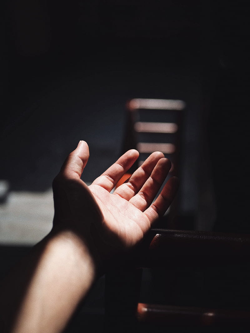 प्रेम सुन्दर नहीं होता, 
प्रेम तो सुगन्धित होता है 💗

सिर्फ रंग होता तो धो भी देता,
पर तुम्हारे हाथों का स्पर्श कैसे छुड़ा दूँ...!!
#Feelings❣️