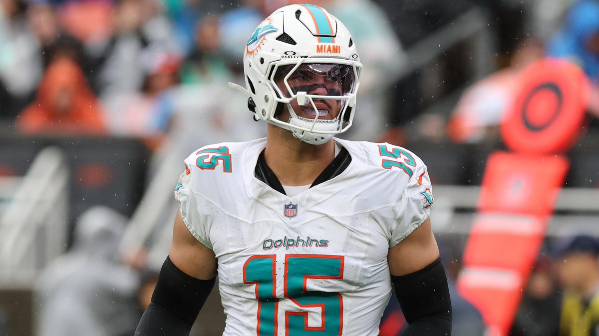 smasherpicks's tweet photo. The #Dolphins are trading DE Jaelan Phillips to the Eagles for a 2026 3rd round pick, per @TomPelissero.

The rich get richer…

#NFL https://t.co/bbr9Gm4nko