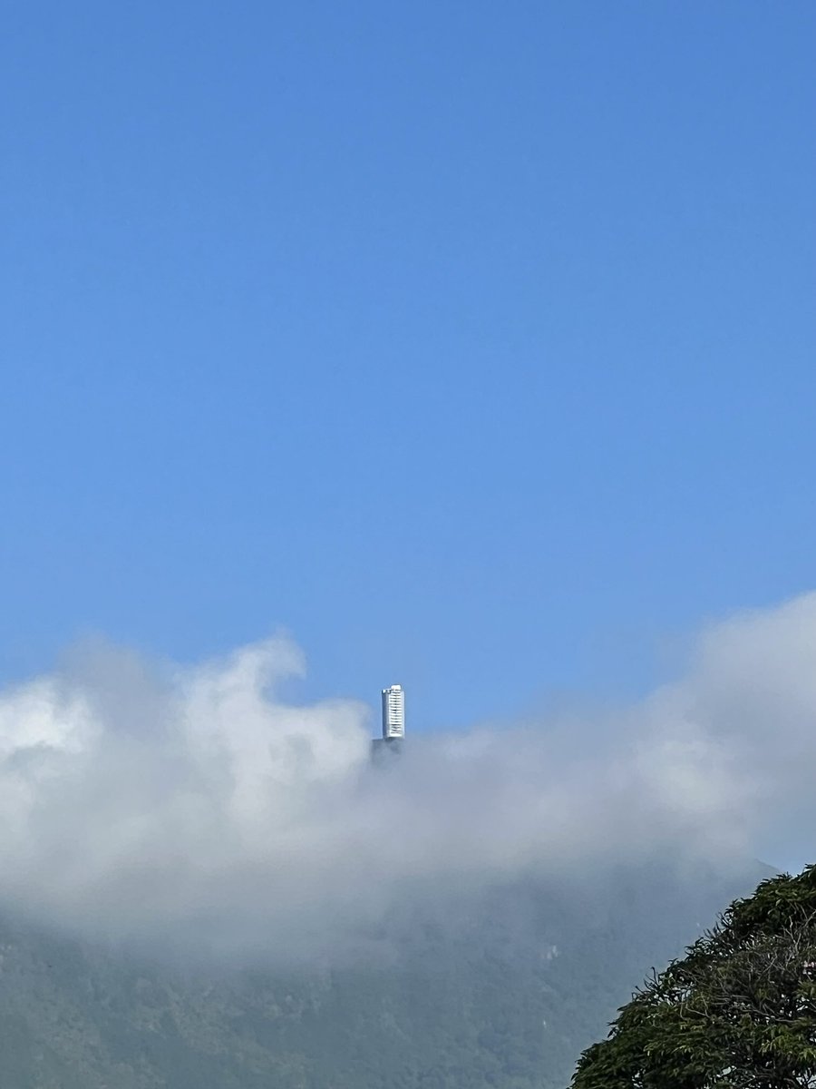 El Hotel Humboldt hoy también flota entre las
nubes.