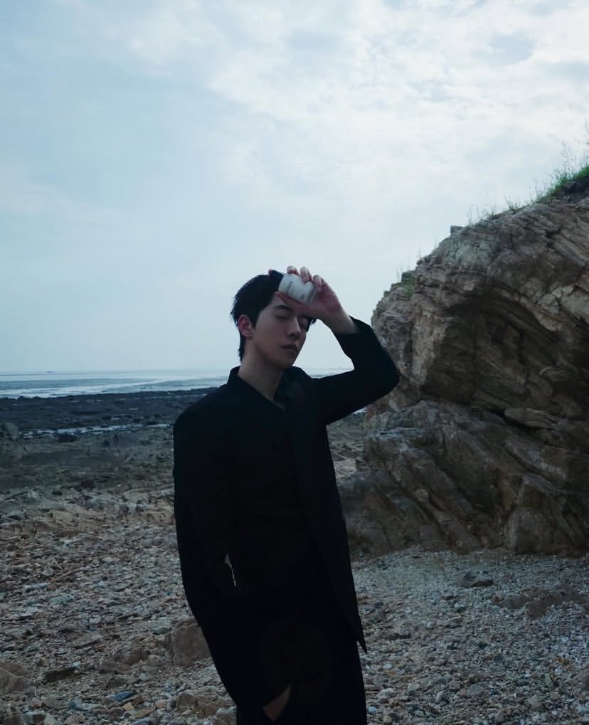 ؘ (@hourlyskawngur) on Twitter photo 