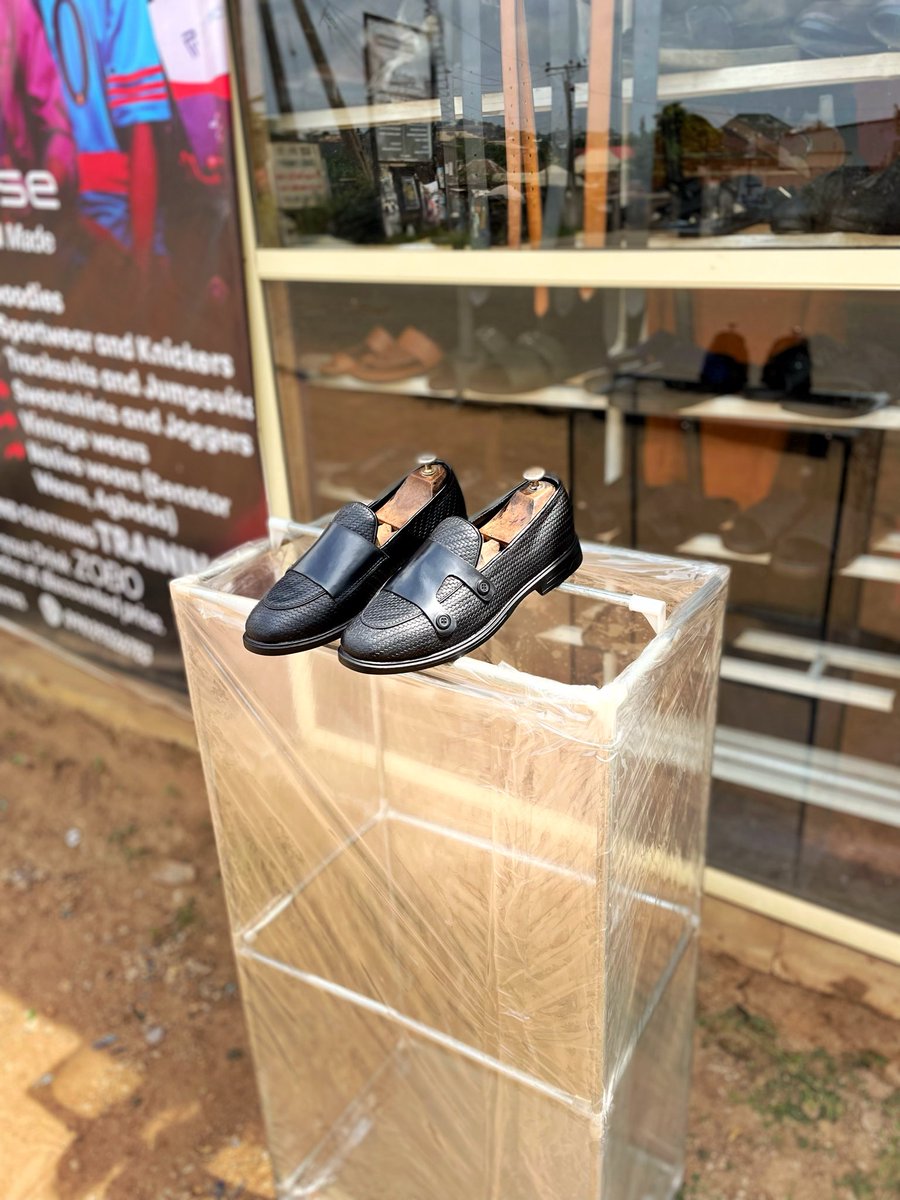 paradisewears's tweet photo. Buttons breasted loafers 👞.
Available from size 40-46
__
WhatsApp 09029326783
68k box https://t.co/oyFXodyAIW