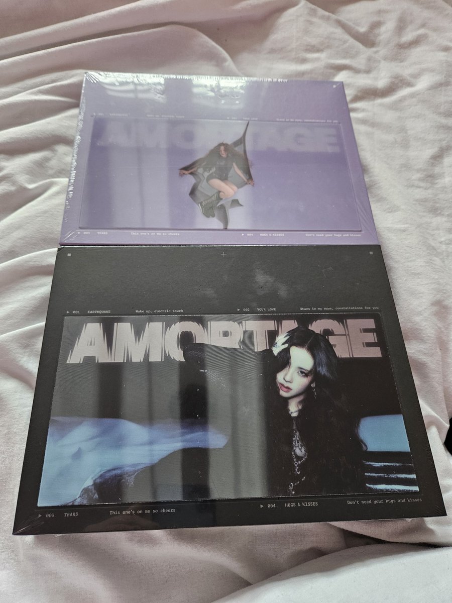 Lauren_Bayram's tweet image. can we talk about how insane jisoo&apos;s albums look, please, and how uk + us artists should take note, this is everything, and im in love with the polaroids girl @officialBLISSOO 🫶💗