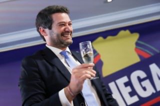 CasteloVoador's tweet image. O Chega é o partido q faltava no sistema. Encarna o espaço que faltava para os portugueses libertarem a grunhice, inveja, racismo e mesquinhez burguesa que há décadas escondiam no politicamente correto obrigatório.