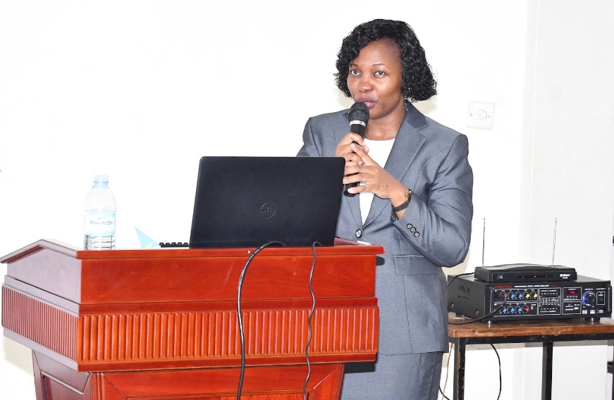 MakerereLaw's tweet image. .@MakerereLaw LLD Defense by Ms. Lydia Namateefu Kisekka - on, ‘Appraising the Relationship beween the Law on Land Registration and Land Grabbing in Uganda: A Case S Rudy of Kayunga District’ #HappeningNow