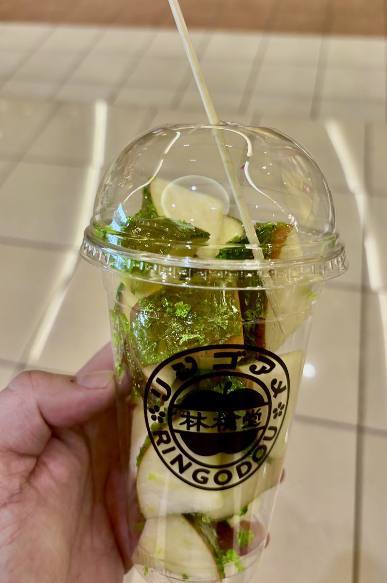 背中の使い方分かってきた気がしたけど写真撮るとなんか違う。思ってたのと違う🥺そして昨日も今日もついつい食べちゃう。年中減量しなきゃって言ってる気がするけど、早いものでもう年末！食べるイベントしかない！！！我慢しすぎるのは嫌なので適度に頑張ります！お疲れ様でしたー🙌