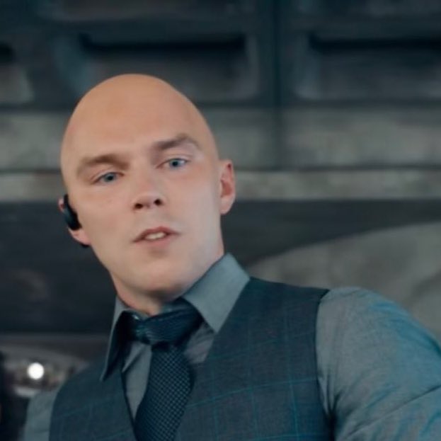 blackhole1011's tweet image. Clark somehow saw ppl on the internet say that Lex looks like a cat or a bunny(and even saw some fanarts)and then whenever he saw Lex in person he just couldn’t take him seriously anymore he couldn’t unsee it and it’s very cute he kept smiling even when Lex cursed at him in anger