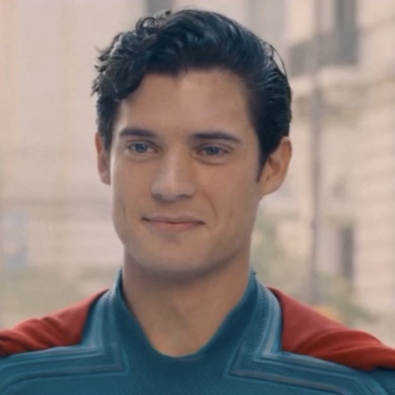 blackhole1011's tweet image. Clark somehow saw ppl on the internet say that Lex looks like a cat or a bunny(and even saw some fanarts)and then whenever he saw Lex in person he just couldn’t take him seriously anymore he couldn’t unsee it and it’s very cute he kept smiling even when Lex cursed at him in anger