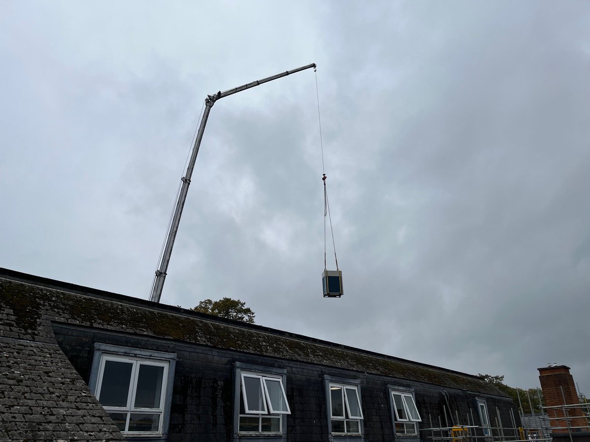 PrincipalClima1's tweet image. We don&apos;t often get to see installation of equipment supplied, so it&apos;s great to see this new Heat Recovery VRV system being installed by our customer Metromec Mechanical Services at Kingston Grammar School. 😀
#Daikin #heatrecovery #mechanicalservices #vrv