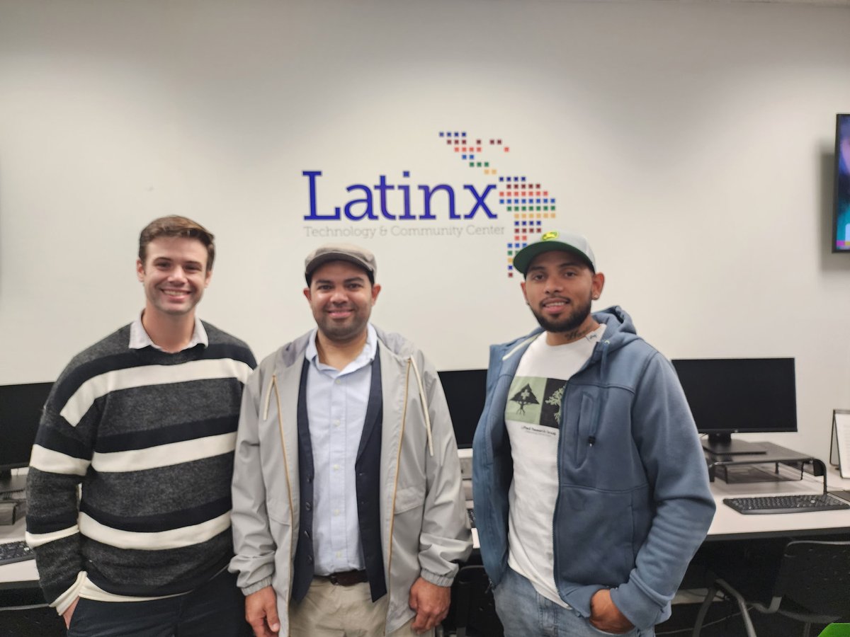 Another way to partner with <a href="/UMFlint/">University of Michigan-Flint</a>! 💙
We’re teaming up with Jose Lopez and the <a href="/latinxflint/">Latinx_Flint</a> Technology &amp; Community Center to support local #Entrepreneurs like David Puertas of David Puertas Producciones LLC through tech assistance &amp; translation services.
📩 ncuster@umich.edu