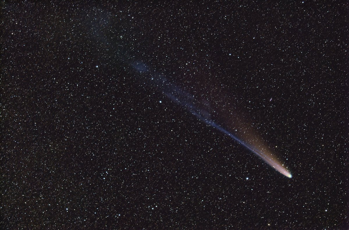 neutral50767033's tweet image. レモン彗星（C/2025 A6）をまじめに画像処理したら、すごいしっぽ☄️が撮れていてびっくり👀
 neutral300.cocolog-nifty.com/blog/2025/11/p… 
撮影日：2025.11.01
レンズ：Sigma Art 135mm F1.8 DG HSM
カメラ：ZWO ASI2600MC Pro（APS-C)
#cometlemmon