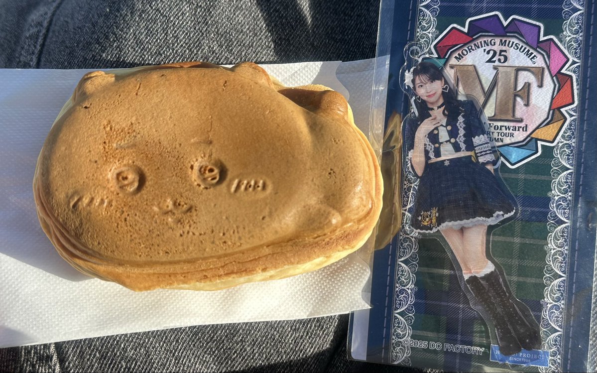 今日はみなとみらいで新しいアクスタ買って可愛いなぁって眺めながらたまたま近くで見つけたちいかわ焼きを食べてベルサール汐留へ行きました👈