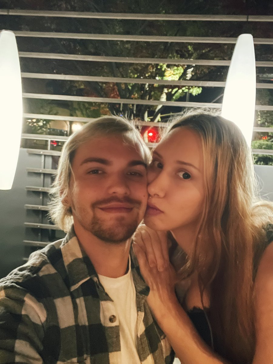 TheMogShop's tweet photo. Love this man and how supportive he is of me. https://t.co/NqTtq8Fvjk