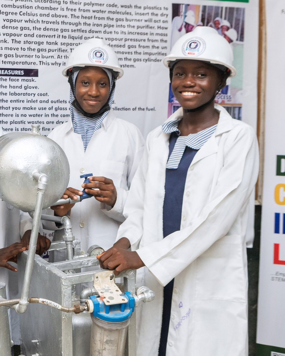 Dbegotin_'s tweet photo. #BuiltByGirls
Today: GYST girls at Phase 3 JSS Gwagwalada built an innovation that turns plastic waste into fuel.
Nigeria battles plastic waste. It blocks drains → floods. Breeds mosquitoes → disease. Contaminates soil → kills crops. Contributes to climate change. https://t.co/vS90jwnVUg