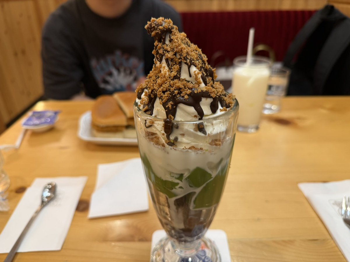 BACKGAMMON CLASSIC 2025が終わりました。5回目の運営にして、ようやく自分の納得できる大会を作れた気がします。
たくさんの方にご参加いただきました。本当にありがとうございました！
ブラックモンブランパフェ、やっと食べられました。