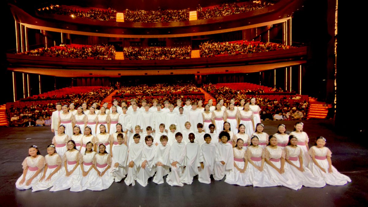 officiallibera's tweet photo. We would like to send an enormous thank you to everyone who came to see us, and, of course, @TheResonanz, who joined us in Jakarta for a truly unforgettable collaboration. Together we embodied the beauty of connection, the joy of friendship, and the shared language of music! 🎊 https://t.co/Rz5G86I8IK