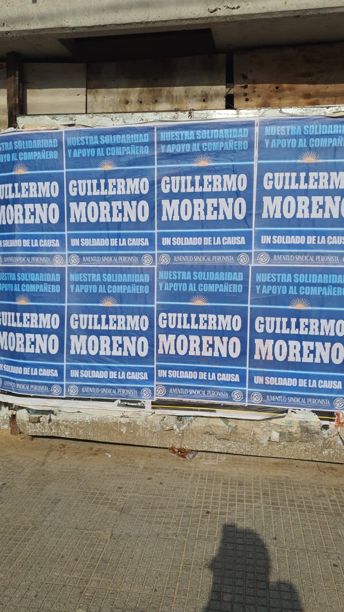 nico_fag's tweet photo. En Av. Lima. Leales al gran soldado de la causa del pueblo, Guillermo Moreno. https://t.co/ZbSCLh6l6W