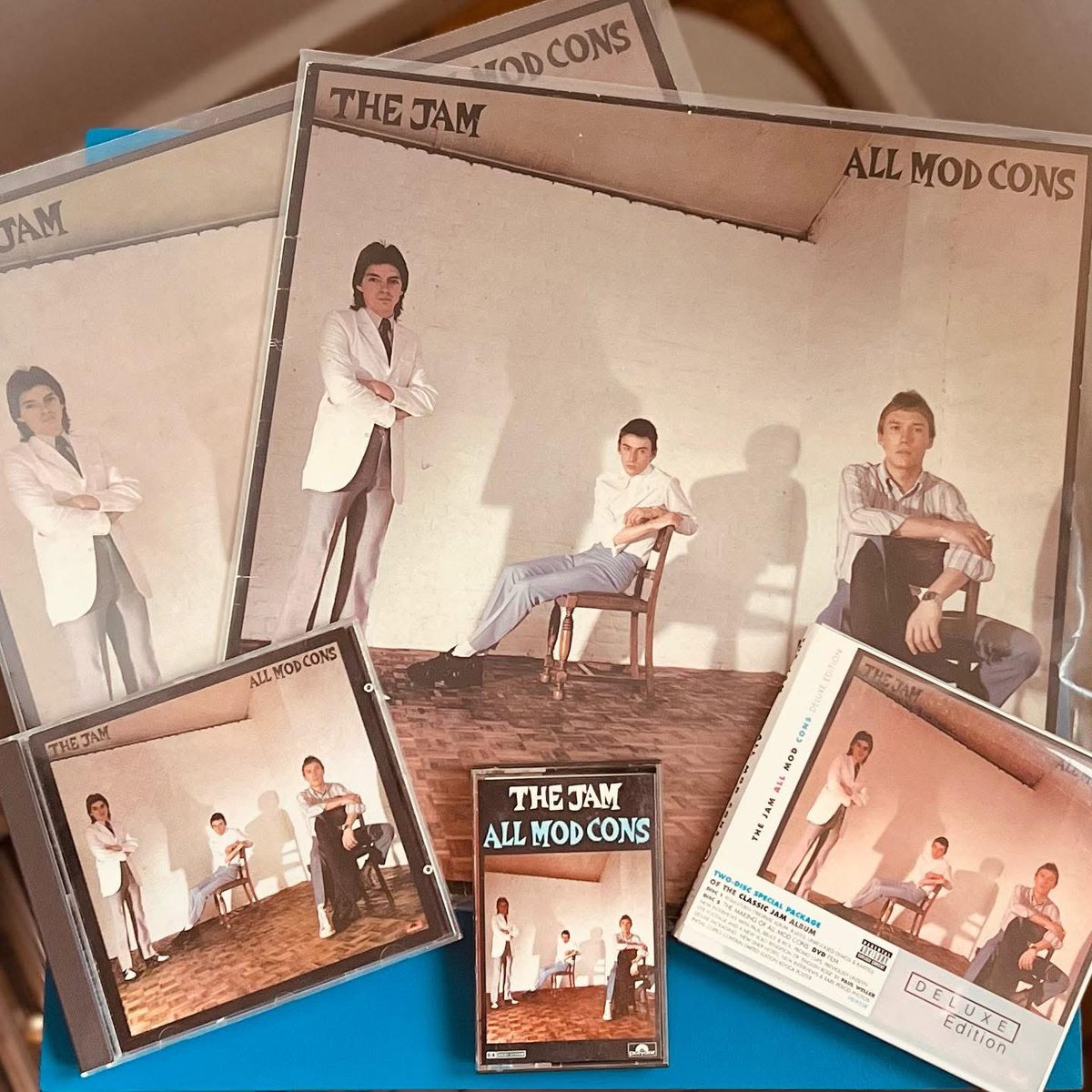AGC_LONDON's tweet image. Released on this day in 1978 
Like many ‘All Mod Cons’ is one of my all time favourite albums let alone favourite Jam LP.
I’ve bought it a few times over the years too. 
Perfection 
#TheJam #AllModCons #PaulWeller #BruceFoxton #RickBuckler
