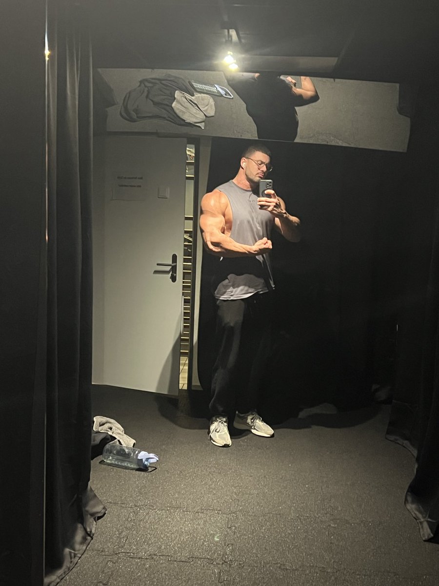 cryn_r6's tweet image. late night sessions &amp;gt;