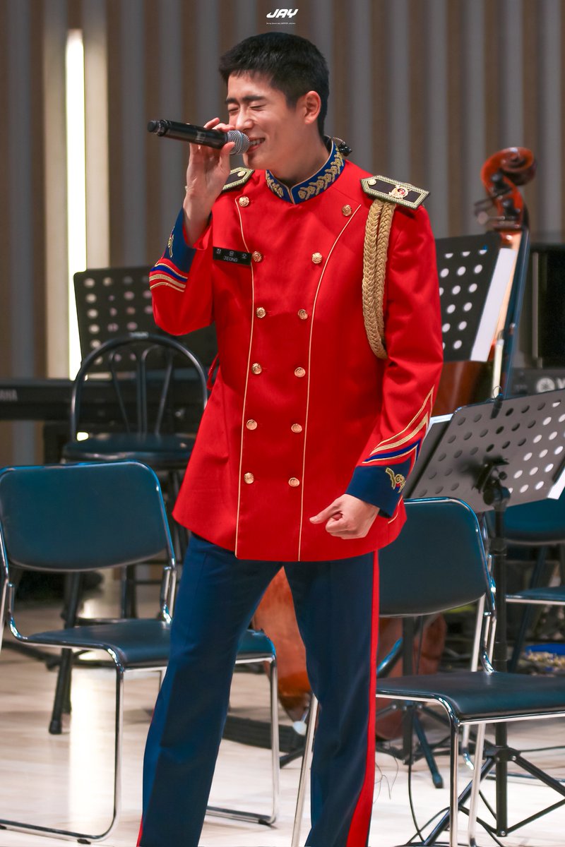 251103 서울여대 행사
표정도 귀여운데 저 꼭 쥔 주먹을 봐🥹
#NCT127 #JAEHYUN #재현 #정재현