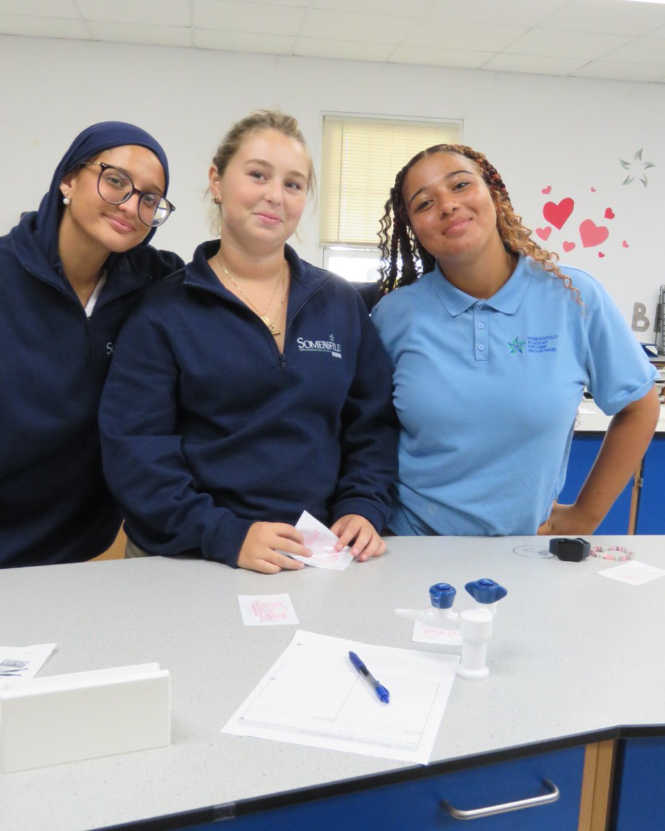 MySomersfield's tweet image. #SomersfieldAcademy #DP2 students explored the science behind the Fortune Teller Miracle Fish! Movements that seem magical? Just chemistry! The fish’s polymer reacts to moisture, bending and curling in a hands-on investigation. #IB #STEM