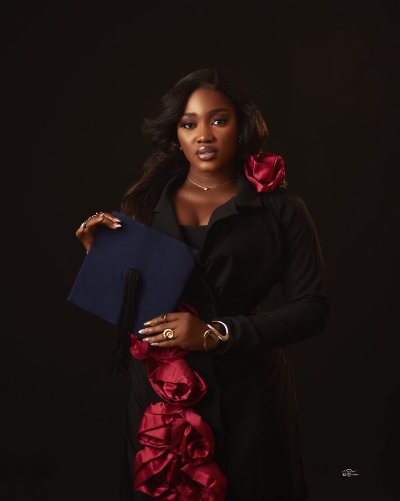 Ed_visualss's tweet image. Convocation season is here! §
Every achievement deserves to be celebrated in style, and your graduation is no exception. Let&apos;s turn your proudest day into timeless memories with a unique and vibrant graduation photoshoot. Secure your session now and step confidently into your…