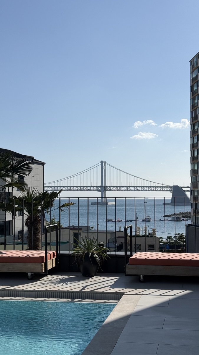 otakudokko's tweet image. 📍광안리 애프터 챕터 호텔 
방마다 테라스에 자쿠지도 있꼬 프라이빗 명상룸 체험도 가능함 수영장에 미온수 나와서 광안대교보면서 수영할 수 있어서 조았어요 !!! 또 가고 싶음