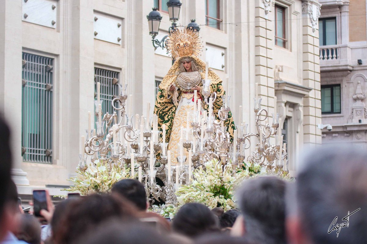 JcCasquet's tweet image. #LaMisiónDeLaEsperanza | 𝐄𝐬𝐩𝐞𝐫𝐚𝐧𝐳𝐚 𝐀𝐬𝐬𝐮𝐦𝐩𝐭𝐚 𝐚 𝐥𝐨𝐬 𝐂𝐢𝐞𝐥𝐨𝐬.

#TDSCofrade #EsperanzadeTriana

cc: @EspDeTriana @BMLasCigarreras 

📷 @JcCasquet 

fotografiacasquet.blogspot.com/2025/11/proces…