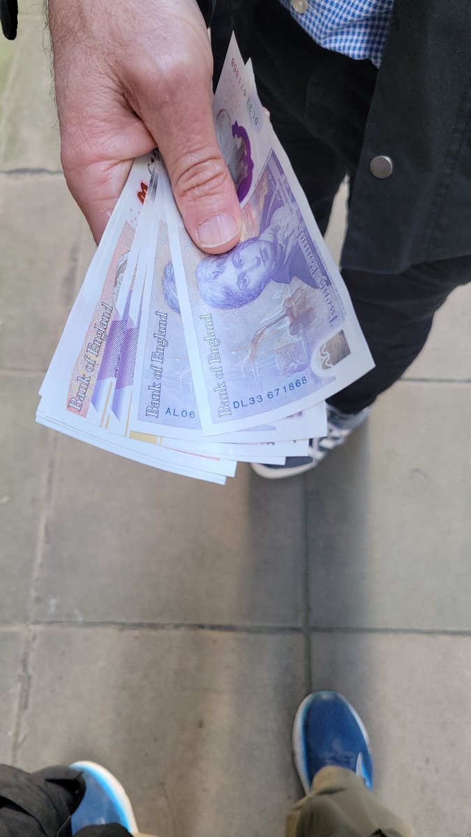 Digital sends are perfectly fine and encouraged, of course. But I do miss the sweet smell of a stack of cash. Who's craving an ATM drain this week? 💸💷💰
#Cashmaster #paypig #findom #finsub #wallet #cashmeet #atm #drain #Alpha