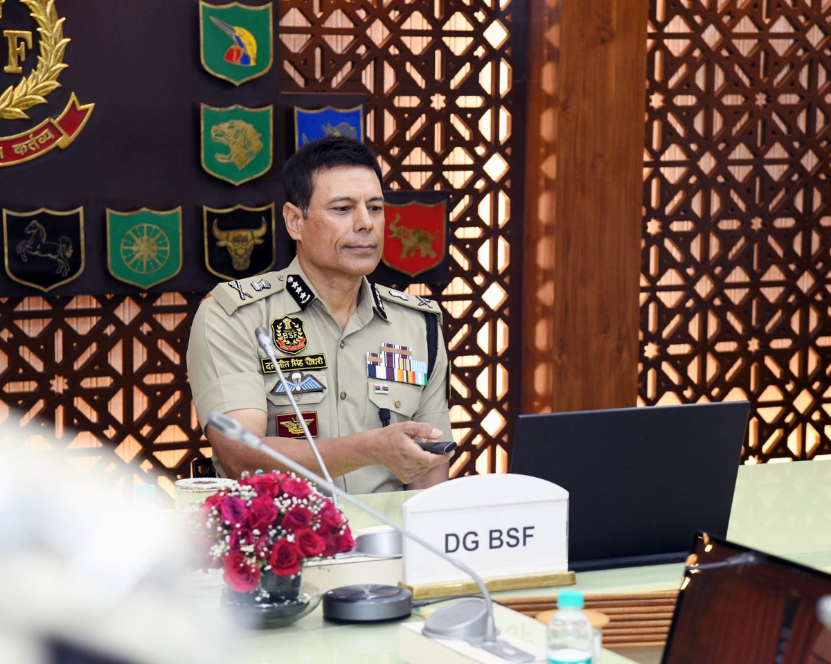 AradhyaTrivedi8's tweet image. DG BSF Shri Daljit Singh Chawdhary inaugurated FOUR major IT digital initiatives today at BSF HQ New Delhi — boosting efficiency &amp;amp; security across the Force!
#DigitalBSF #SmartBSF #JaiHind